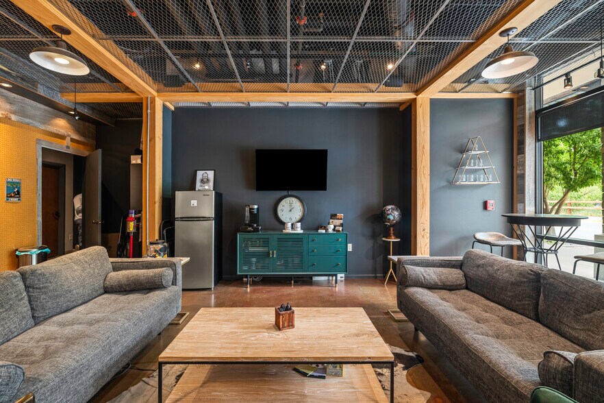 More Photos Of 35 5th St, Steamboat Springs Storefront Retail Office For Sale