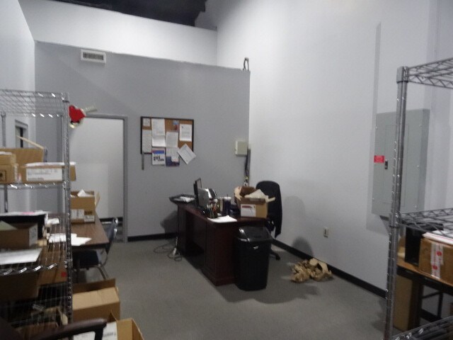 More Photos Of 4400 Bragg Blvd, Fayetteville Showroom For Lease