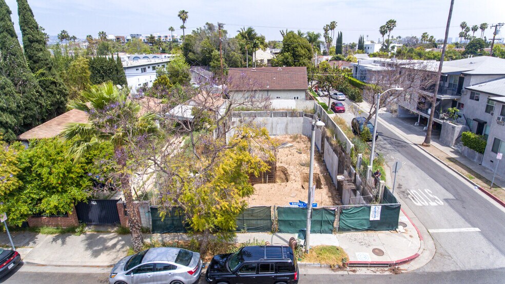 More Photos Of 1000 N Gardner St, West Hollywood Land For Sale