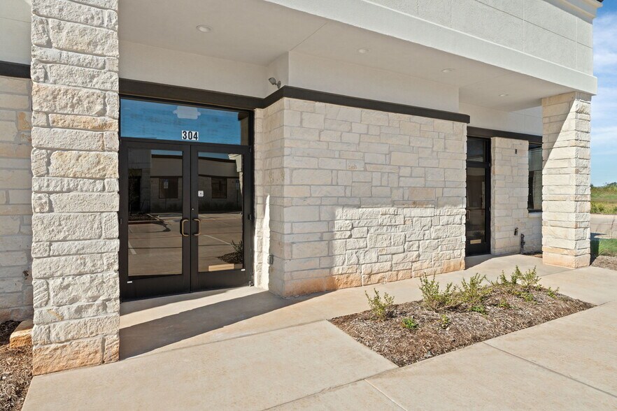 More Photos Of 5501 Cabrera dr, Sugar Land Medical For Lease