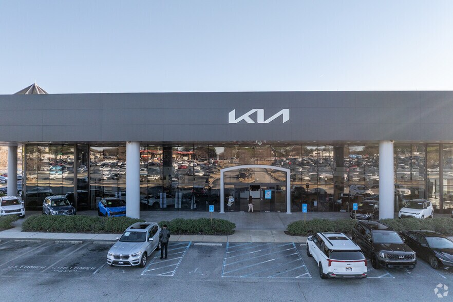 More Photos Of 4310 Jonesboro Rd, Union City Auto Repair For Lease