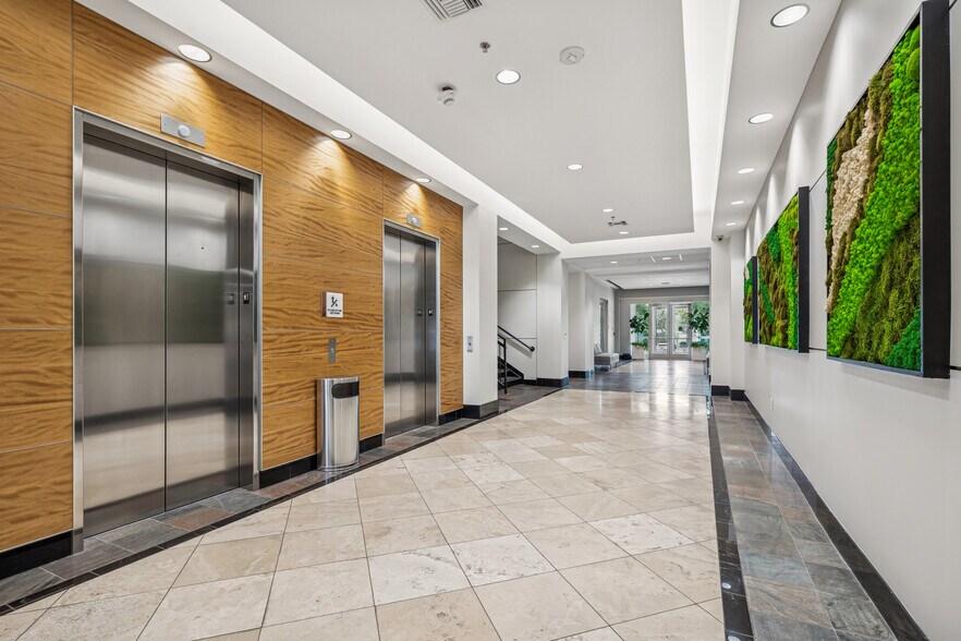 More Photos Of 12459 Network Blvd, San Antonio Office For Lease