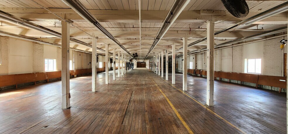 More Photos Of 1669 Thomaston Ave, Waterbury Manufacturing For Lease