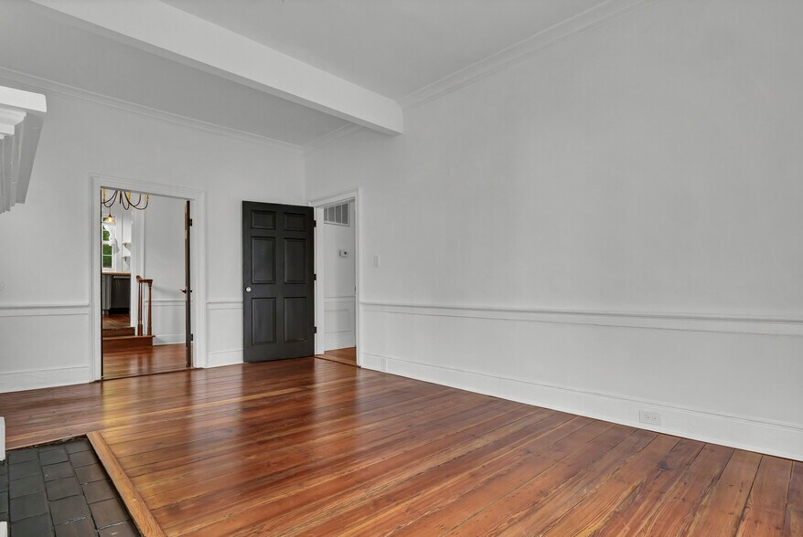 More Photos Of 12 N 5th Ave, Wilmington Office Residential For Sale