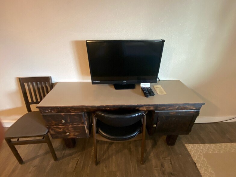 More Photos Of 126 Spruce St E, Ilwaco Hospitality For Sale