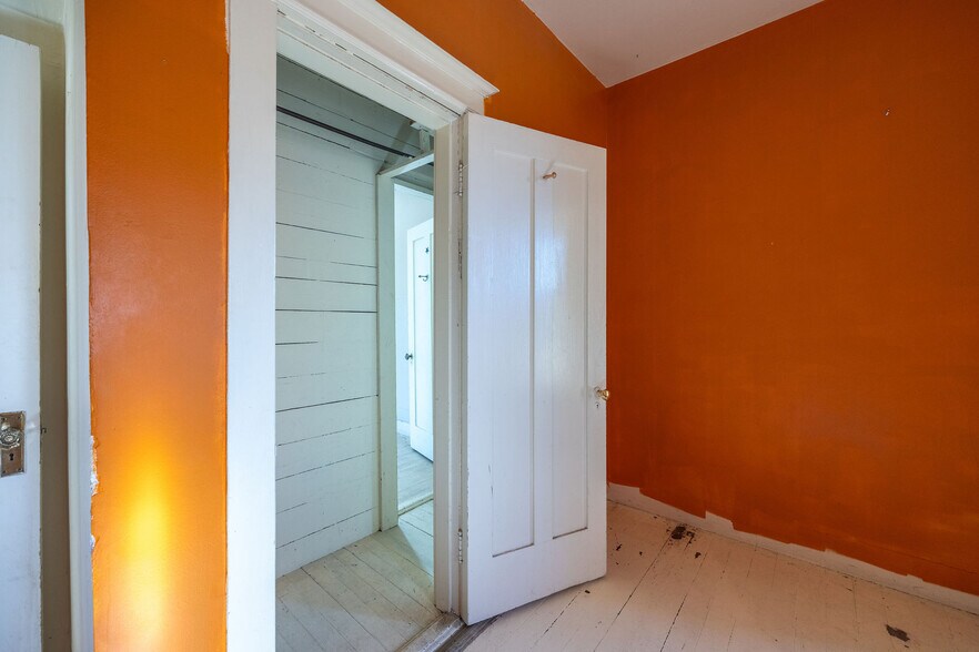 More Photos Of 535-539 Main St, Half Moon Bay Storefront Retail Residential For Sale