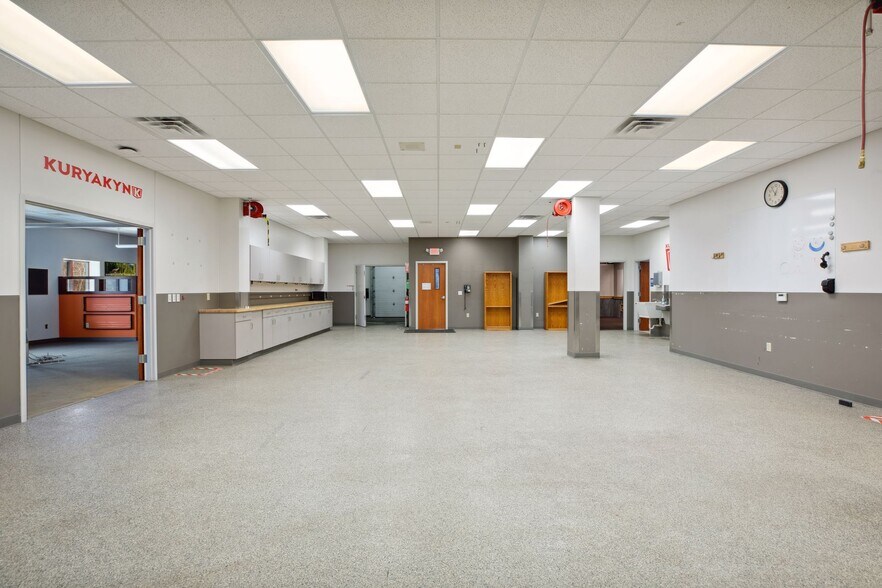 More Photos Of 454 County Rd V V, Somerset Manufacturing For Sale