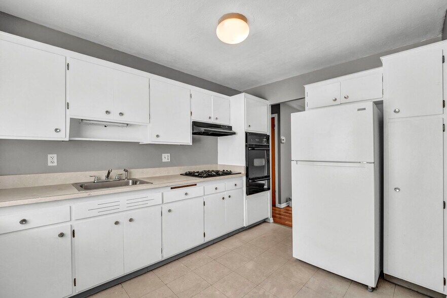 More Photos Of 818-850 S Green Rd, South Euclid Apartments For Sale