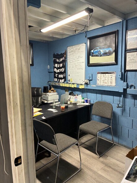 More Photos Of 12677 San Fernando Rd, Sylmar Auto Repair For Lease