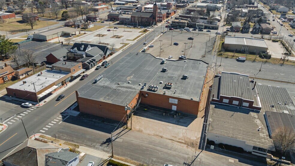 More Photos Of 121 S Sprigg St, Cape Girardeau Supermarket For Sale