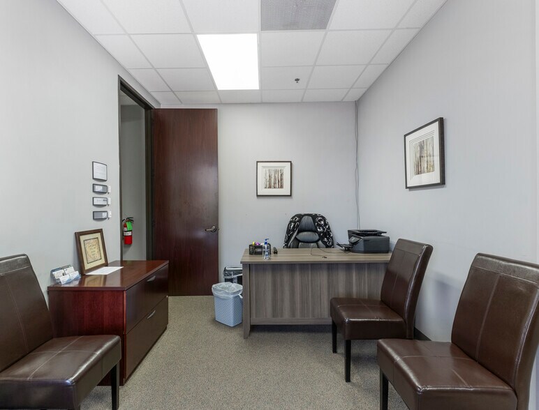 More Photos Of 52 Sugar Creek Center Blvd, Sugar Land Office For Lease