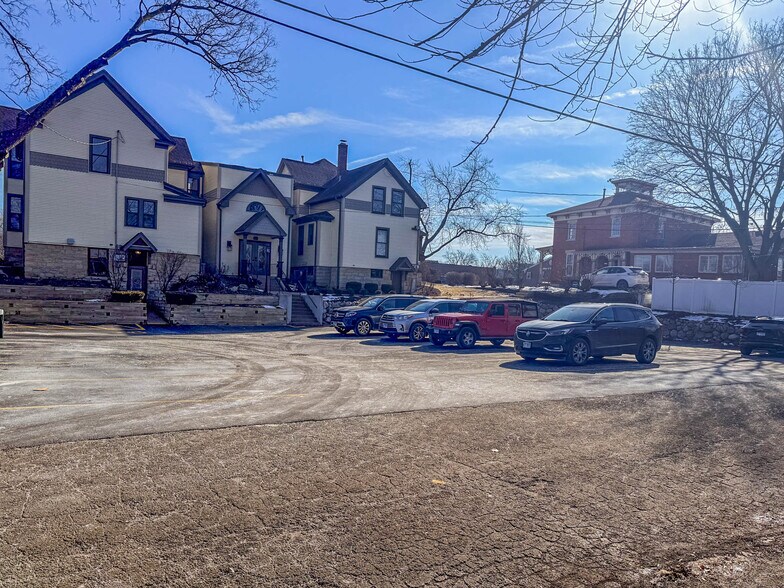 More Photos Of 121 N Washington St, Naperville Medical For Lease