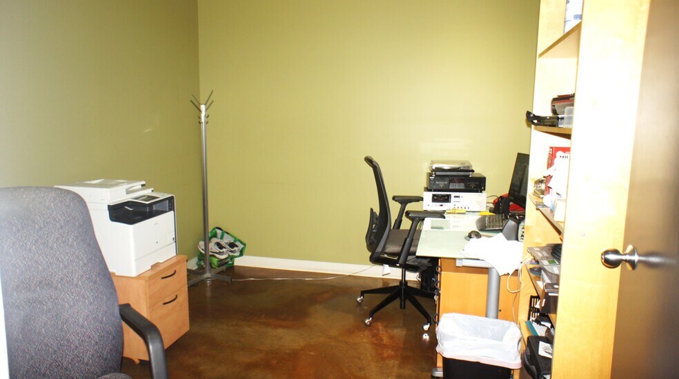 More Photos Of 7316 101 Ave NW, Edmonton Office For Sale