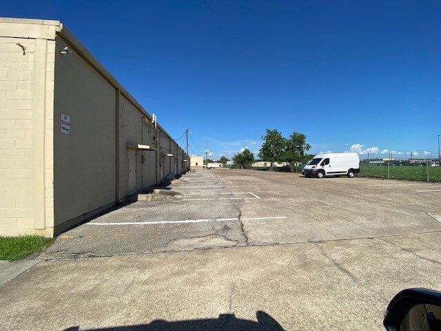 More Photos Of 3515 Fannin St, Beaumont Unknown For Lease
