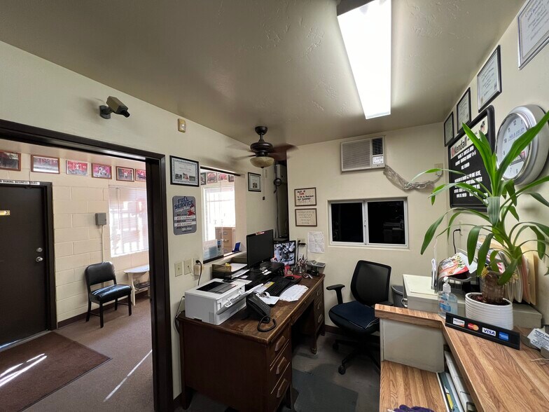 More Photos Of 729 D St, Ramona Auto Repair For Sale
