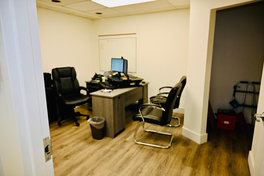 More Photos Of 8000-8004 N Armenia Ave, Tampa Medical For Lease