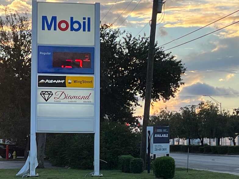 More Photos Of 11571-11581 Gladiolus Dr, Fort Myers Unknown For Lease