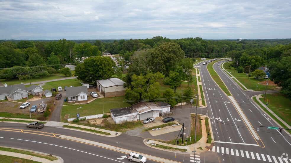 Primary Photo Of 700 Tuckaseege Rd, Mount Holly Convenience Store For Sale