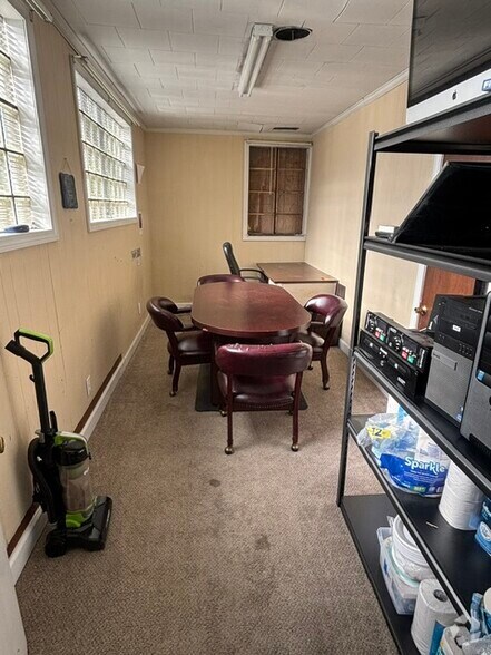 More Photos Of 150 S Mesa Dr, Hopewell Office For Sale