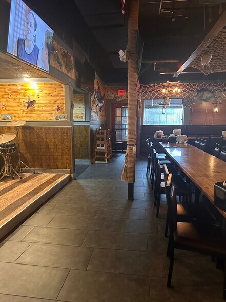 More Photos Of 4050 NW Federal Hwy, Jensen Beach Restaurant For Sale