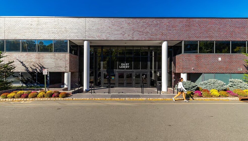 More Photos Of 500 N Franklin Tpke, Ramsey Office For Sale