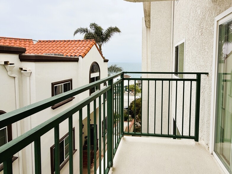 More Photos Of 600 Esplanade, Redondo Beach Apartments For Sale