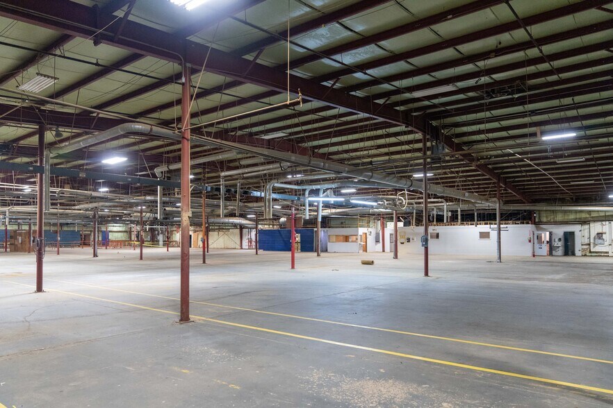 More Photos Of 203 Industrial Park Rd, Starkville Manufacturing For Lease