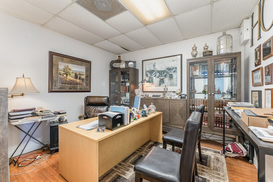 More Photos Of 1304 Starr Dr, High Point Warehouse For Sale