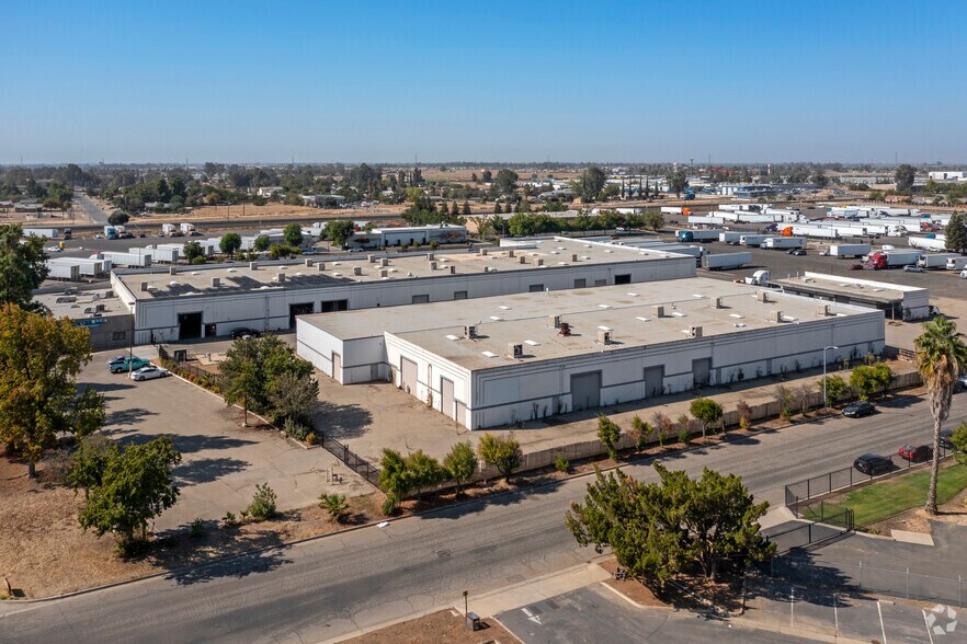 More Photos Of 5333 N Cornelia Ave, Fresno Warehouse For Lease