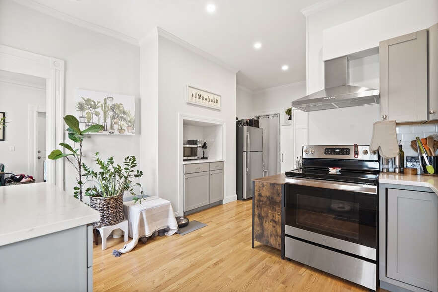 More Photos Of 24 Hoyt St, Stamford Apartments For Sale