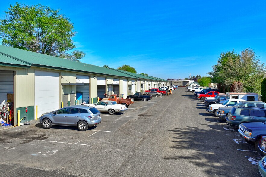 More Photos Of 112 W Washington Ave, Yakima Warehouse For Sale