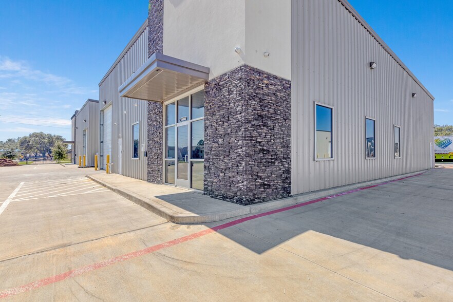 More Photos Of 19962 Franz Rd, Katy Warehouse For Lease