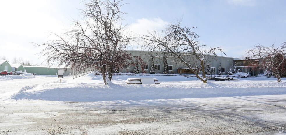 More Photos Of 160 W Park St, Gillett Warehouse For Sale