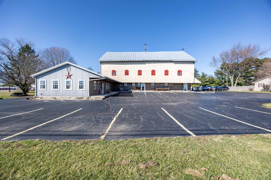 More Photos Of 8724 US Highway 68 N, West Liberty General Retail For Sale
