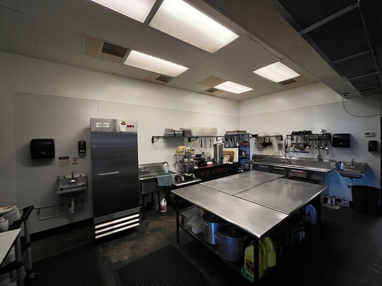 More Photos Of 139 Lemmons Ln, Gaffney Restaurant For Sale