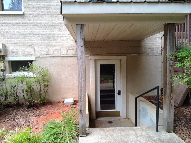 More Photos Of 7708 Timberlake Rd, Lynchburg Office For Lease