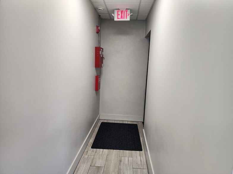 More Photos Of 1236 Dr Martin Luther King Jr St N, Saint Petersburg Office For Lease