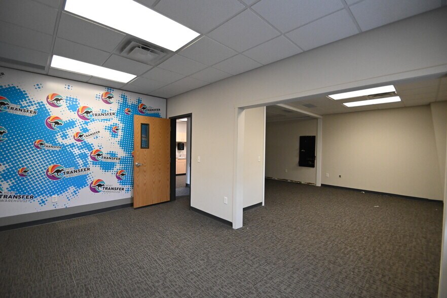 More Photos Of 1501 21st Ave N, Fargo Light Manufacturing For Lease
