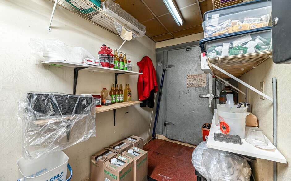 More Photos Of 830-840 Linden Ave, East Pittsburgh General Retail For Sale