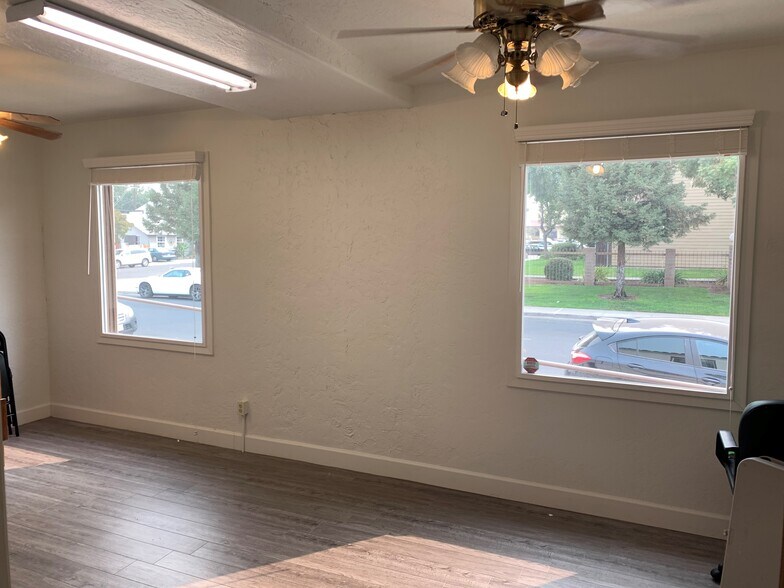More Photos Of 263 N 3rd St, Porterville Coworking Space