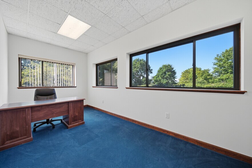 More Photos Of 141 Sanborn Rd, Tilton Flex For Sale