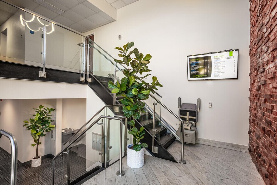 More Photos Of 3541-3543 W Braddock Rd, Alexandria Medical For Lease