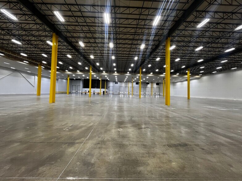 More Photos Of 1100 Chase Rd, Mesquite Distribution For Lease