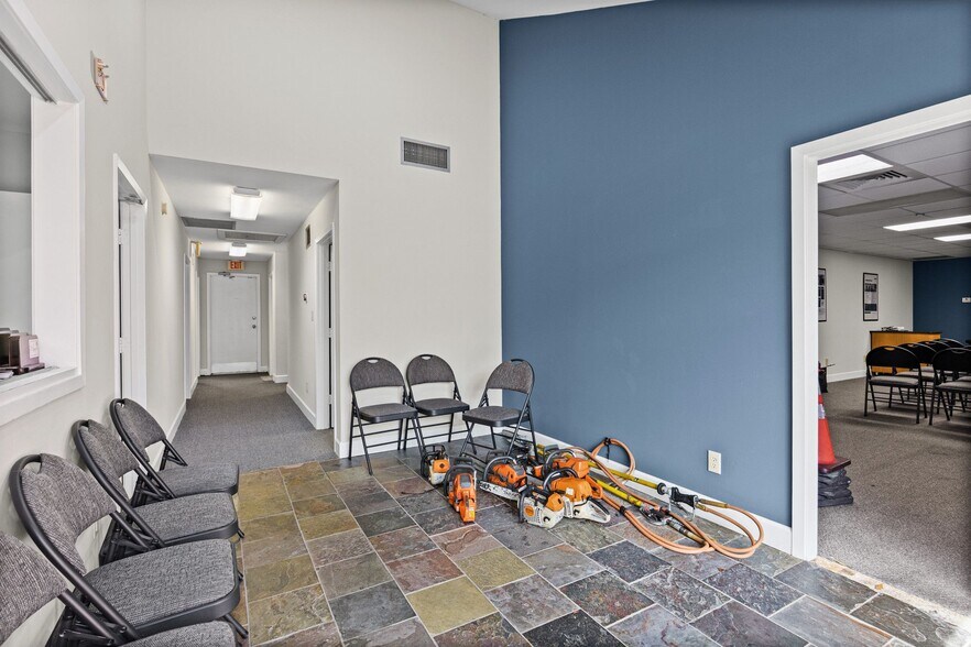 More Photos Of 3512 Godwin Ct, Mobile Medical For Sale