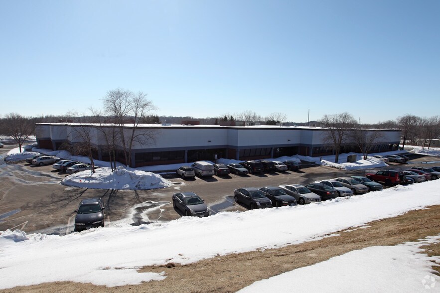 More Photos Of 6200-6230 Bury Dr, Eden Prairie Showroom For Lease