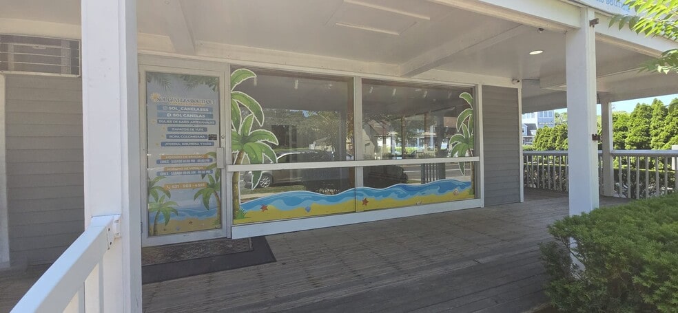 More Photos Of 107 W Montauk Hwy, Hampton Bays General Retail For Lease