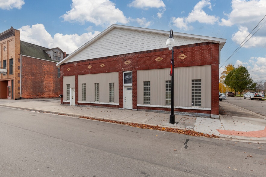 More Photos Of 127 North St, Morenci Showroom For Sale