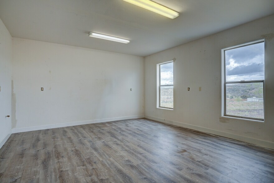 More Photos Of 3760 E Airport Dr, Rimrock Specialty For Sale