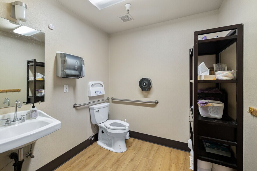 More Photos Of 12315 Deerfield Dr, Truckee Office Residential For Sale