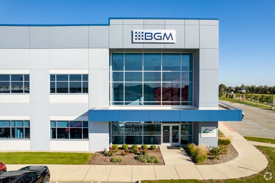More Photos Of 815 N Opdyke Rd, Auburn Hills Industrial For Sale